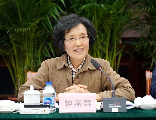 张宏泉董事长在市慈善基金会“慈善四进•乡村振兴”成果展示交流活动作经验介绍 张宏泉董事长在市慈善基金会“慈善四进•乡村振兴”成果展示交流活动作经验介绍